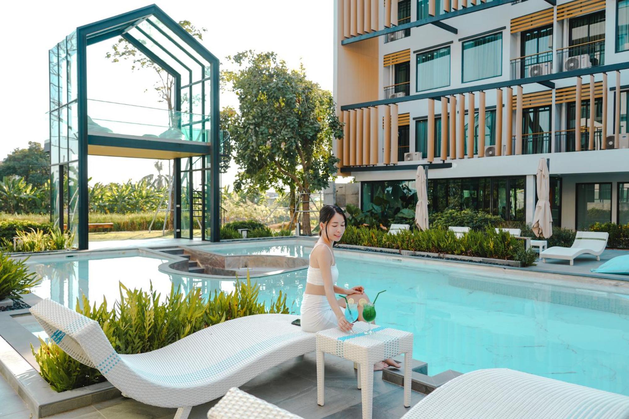 Crystal Srivaree Suvarnabhumi Hotel Ban Khlong Bang Krathiam Exterior photo