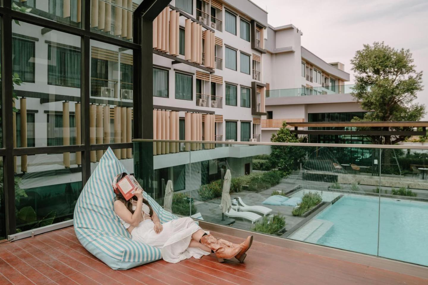 Crystal Srivaree Suvarnabhumi Hotel Ban Khlong Bang Krathiam Exterior photo